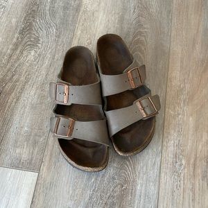 Arizona Birkenstocks + cleaning kit